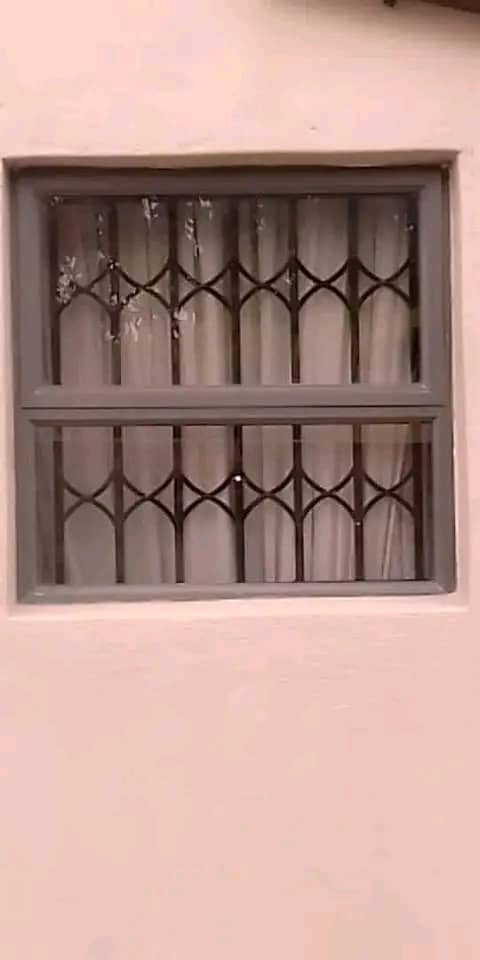 Swinging window - winds4